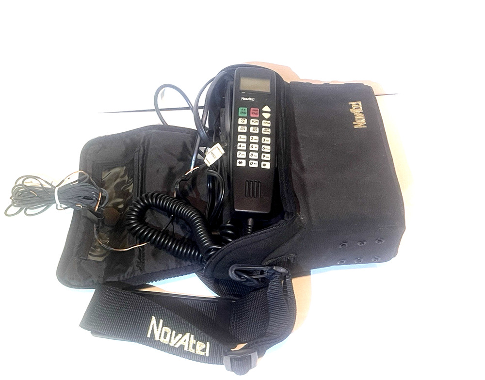 Vintage NovAtel Car phone Collectable AS-IS